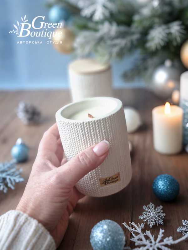 White Christmas candle 4